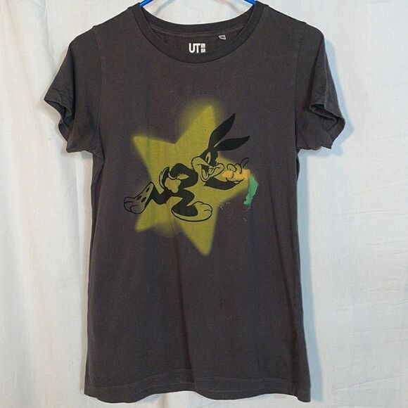 Uniqlo T shirt  - Picture 1 of 9